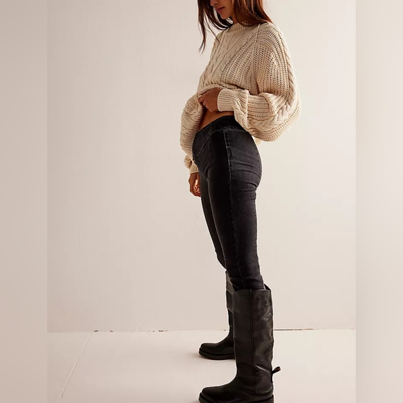 FREE PEOPLE We The Free Carousel Pull-On Capri Jeans NWT - Picture 4 of 14